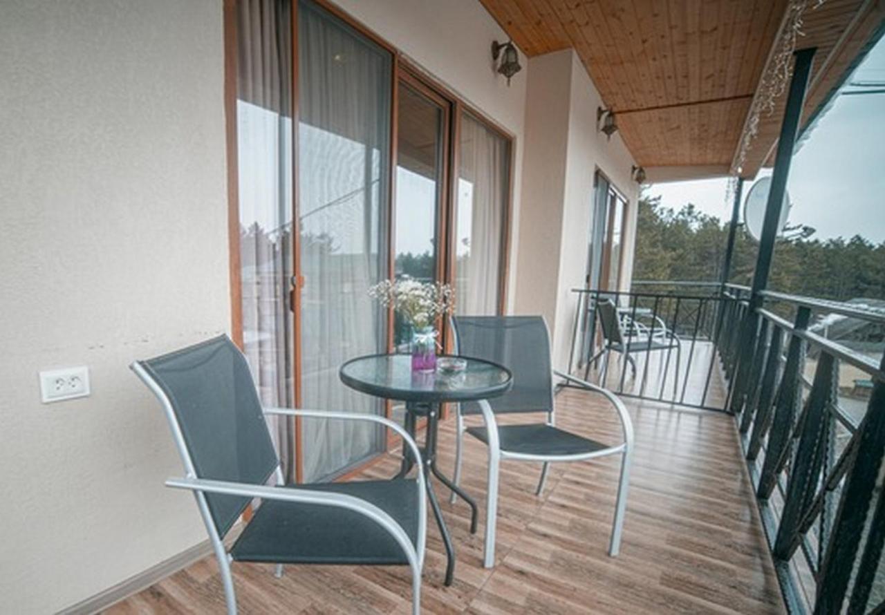 Hotel Surami Ngoại thất bức ảnh