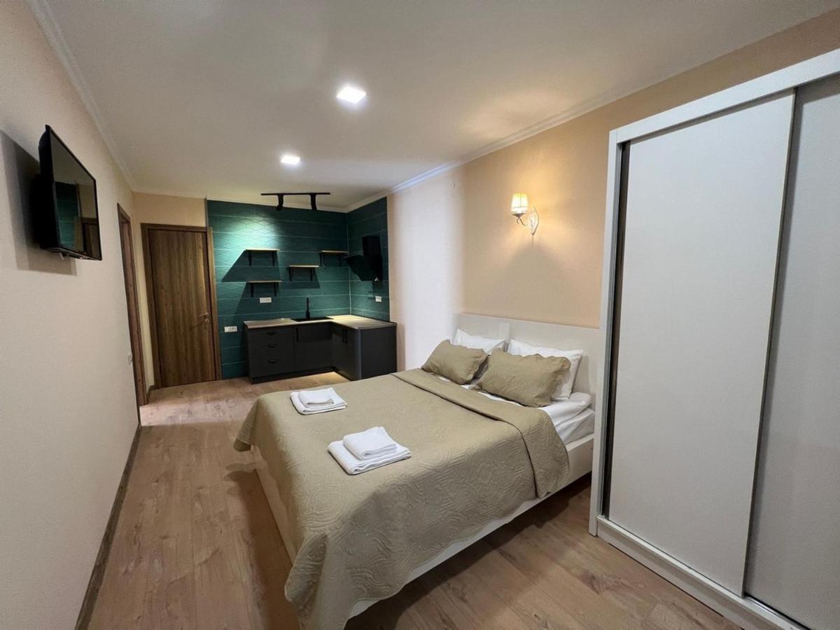 Hotel Surami Ngoại thất bức ảnh