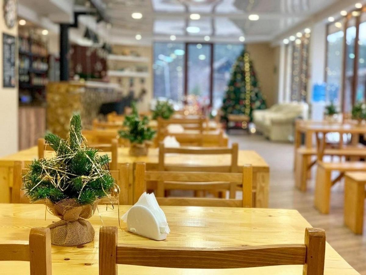 Hotel Surami Ngoại thất bức ảnh